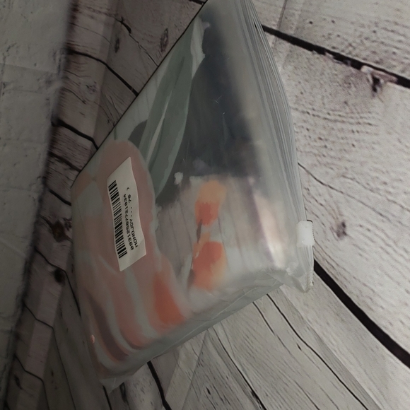 MONOJOY Farmhouse Cow Cloth Waterproof Shower Curtain, 72"L x 72"W$19.99 - Picture 2 of 3